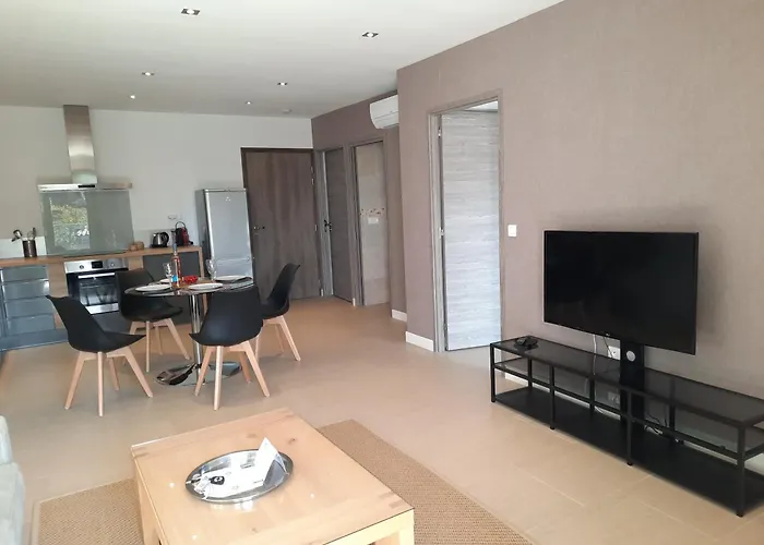 Hotel Particulier Cassis - Hpc Suites Cassis Centre - Parking Securise & Piscine Chauffee